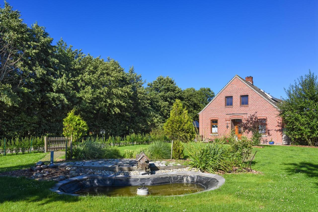 Ferienwohnungen Auf Dem Ferienhof Klein Husums ヴェルドゥム エクステリア 写真